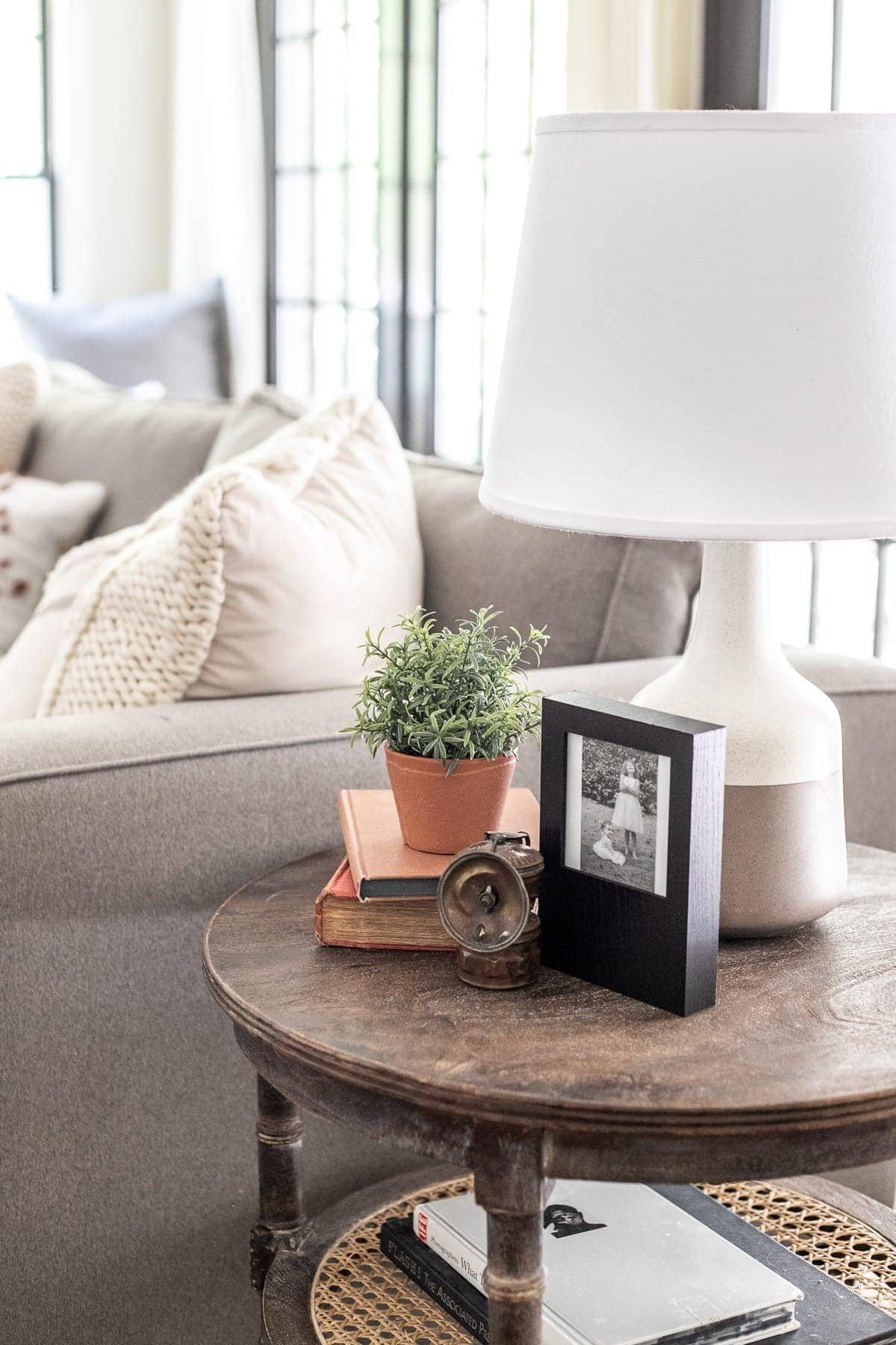 living room end table decor