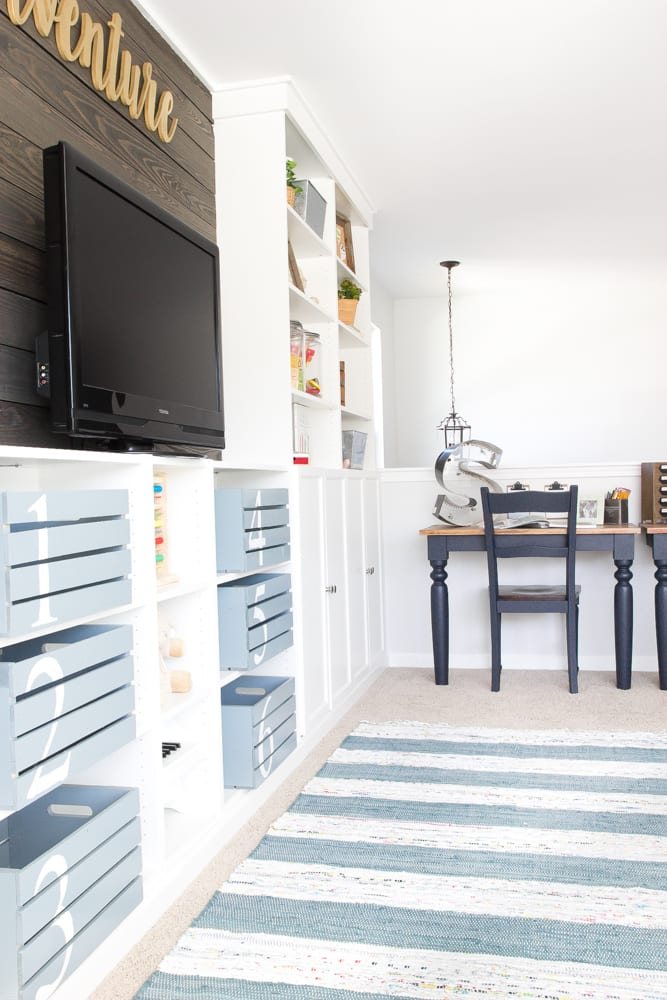 Eclectic Farmhouse Playroom Makeover | unigumushane.com - A boring and cluttered playroom gets a modern eclectic farmhouse makeover on a budget with DIY projects, smart storage solutions, and inexpensive finds. popular pin