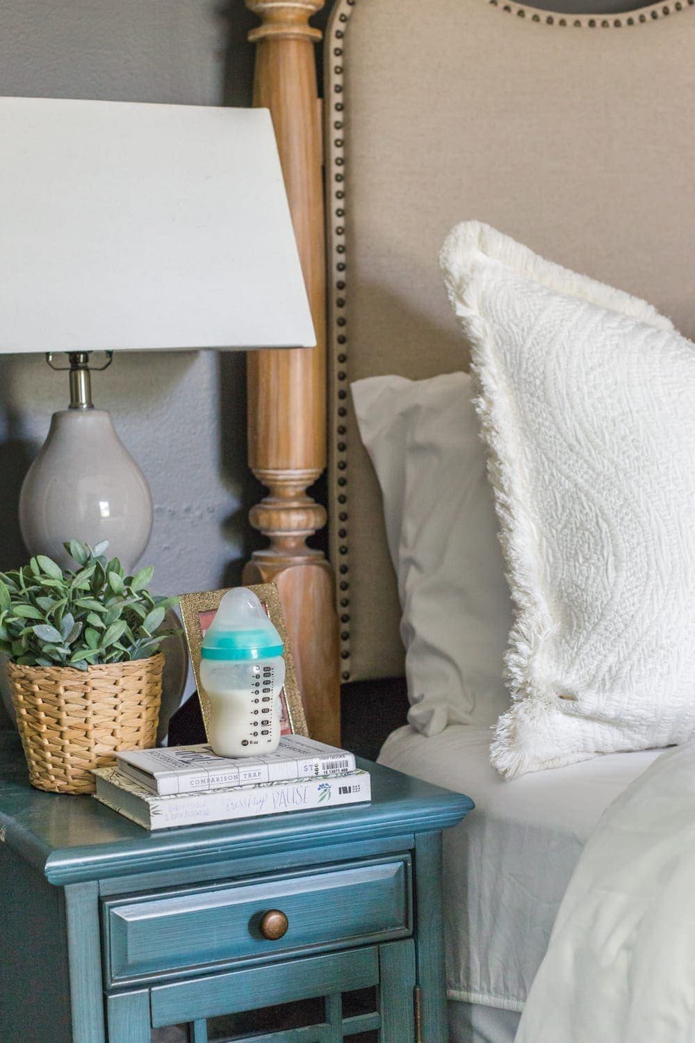 Exclusive Pumping Hack - Keep a bottle of fresh pumped milk on the nightstand for up to 6 hours for middle-of-the-night feedings.