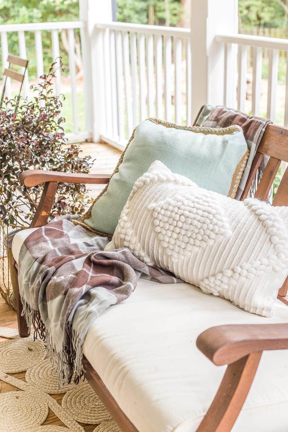 Fall Back Porch | How to style your outdoor spaces for autumn using capsule decor items that will last throughout the seasons and get the most bang for your buck.