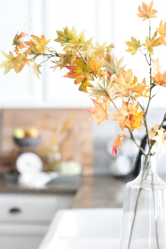 Fall Home Tour 2016 | unigumushane.com - Tips and tricks for how to incorporate fall decor easily and inexpensively in your home.