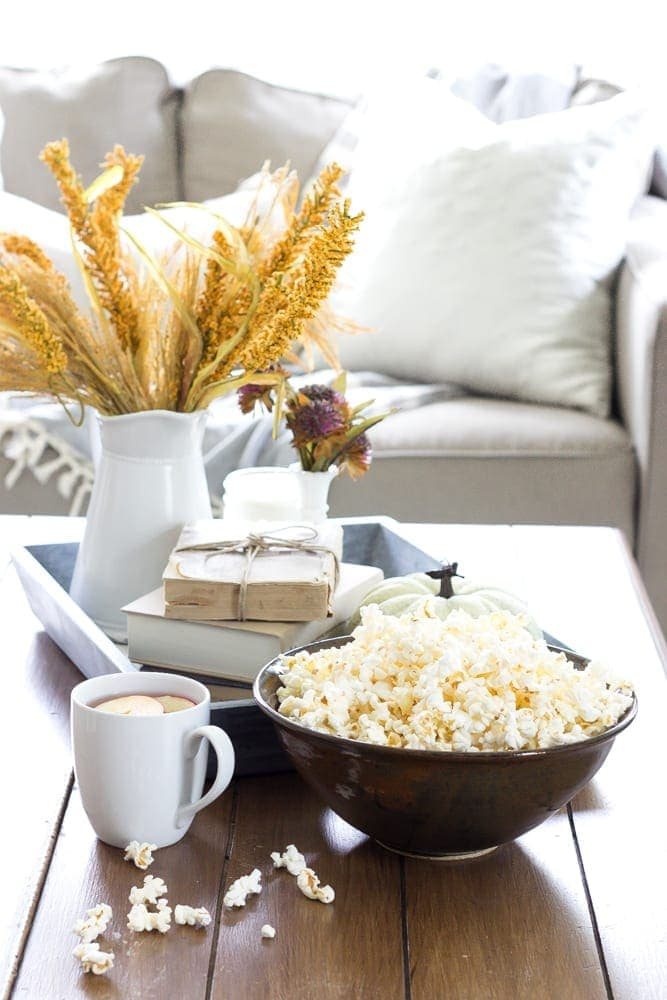 Fall Home Tour 2016 | unigumushane.com - Tips and tricks for how to incorporate fall decor easily and inexpensively in your home.