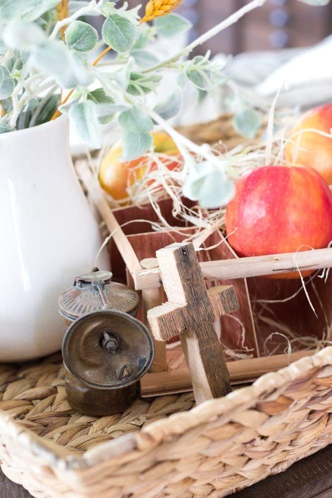 Fall Home Tour 2016 | unigumushane.com - Tips and tricks for how to incorporate fall decor easily and inexpensively in your home.