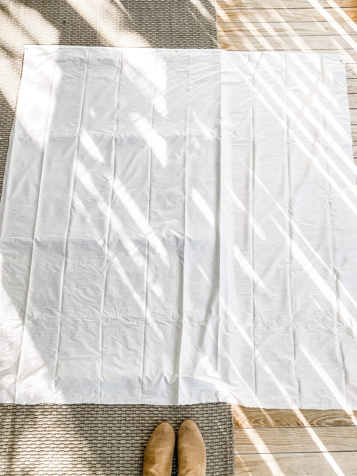 how to make an outdoor movie screen