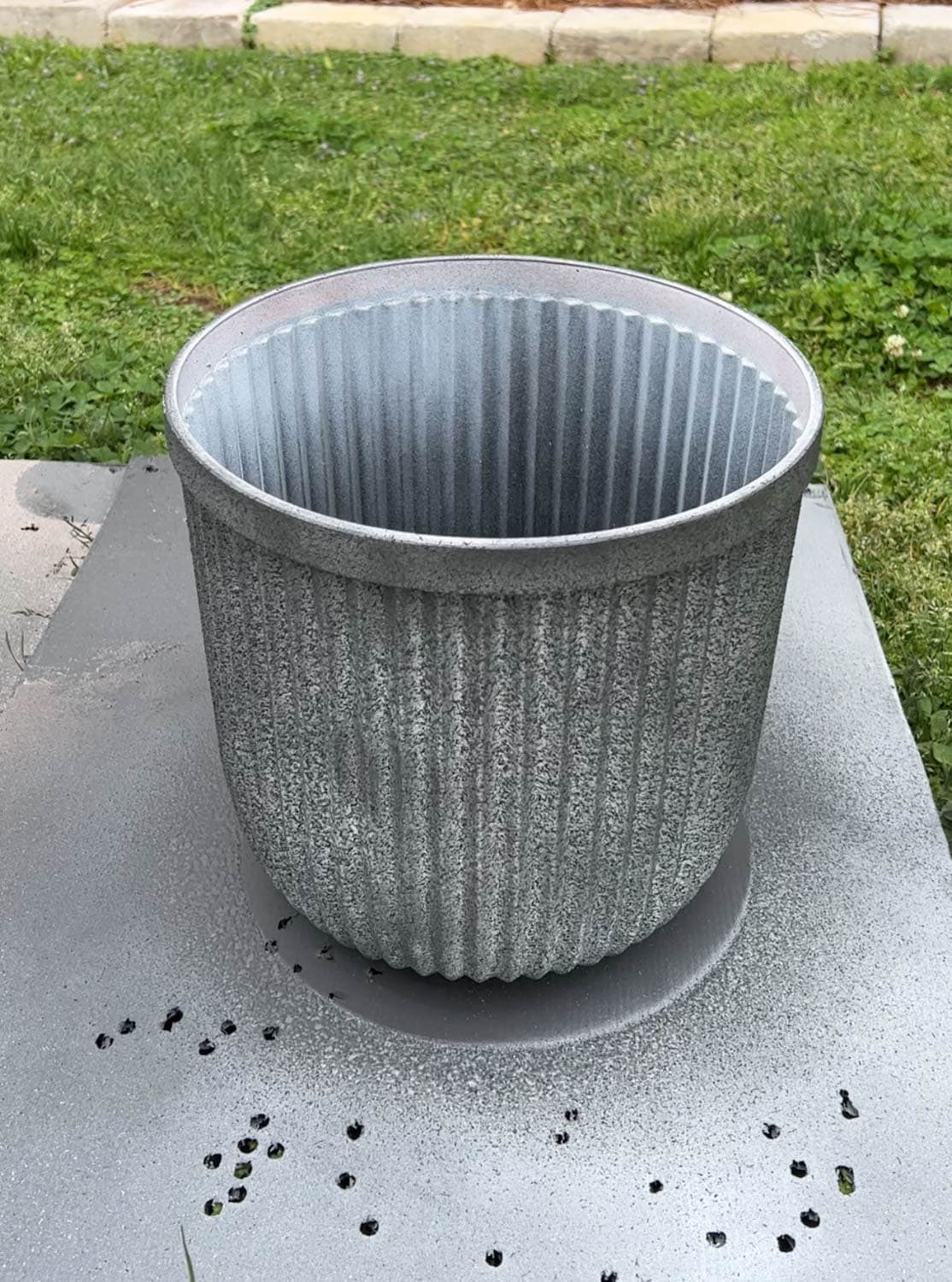 painting outdoor planters to look like concrete