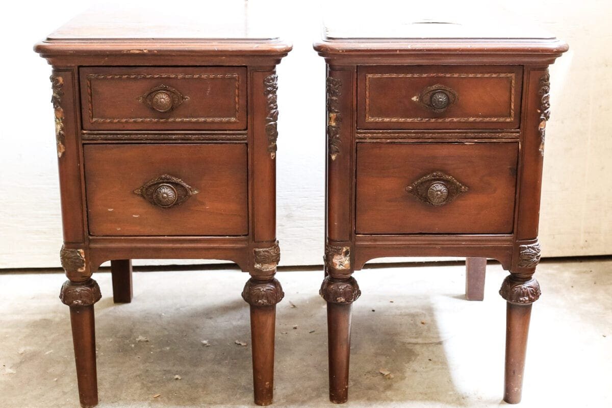 Faux Gilded Nightstands | unigumushane.com - A pair of old, broken wooden nightstands gets a bright white, French-inspired facelift with a faux gilded bronze finish.