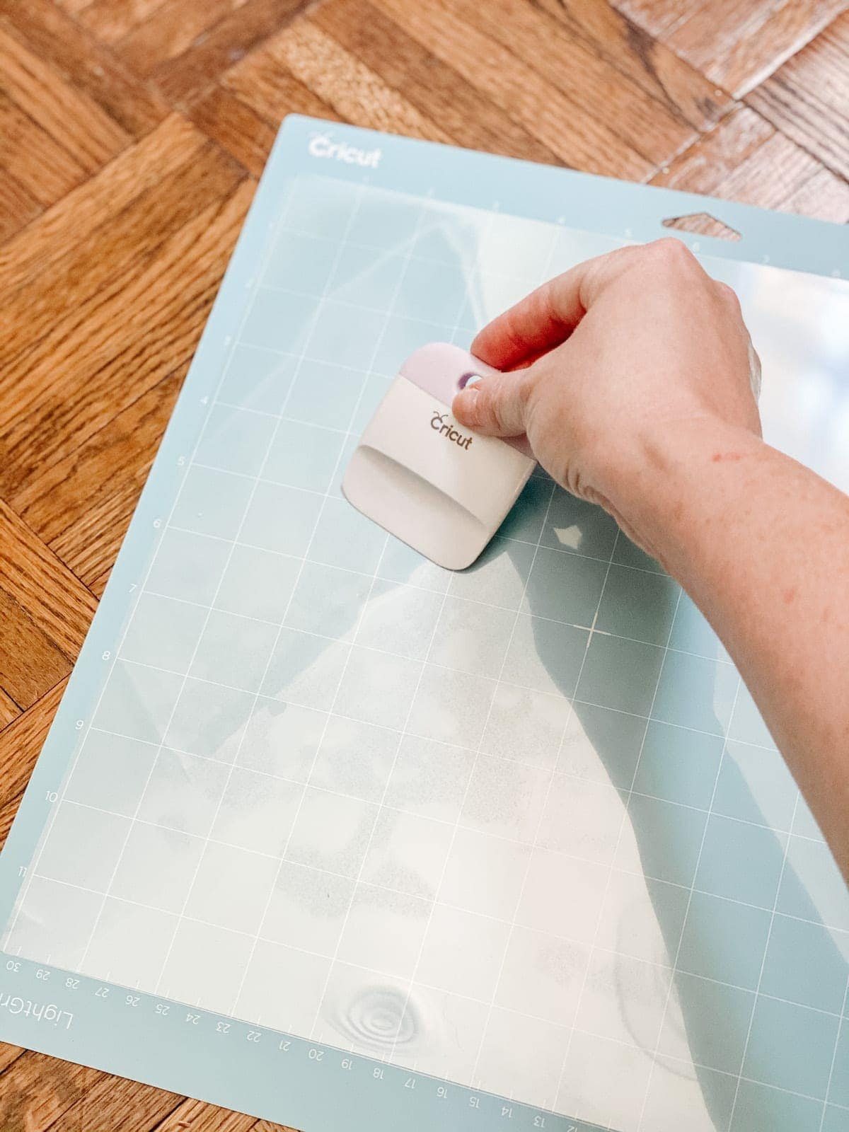 how to make a stencil with a Cricut machine