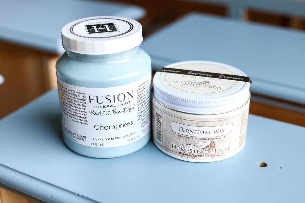 French Blue Dresser Makeover | unigumushane.com - An orange wood thrifted dresser gets a French blue makeover using Fusion Mineral Paint in Champness and Homestead House Wax in Espresso.