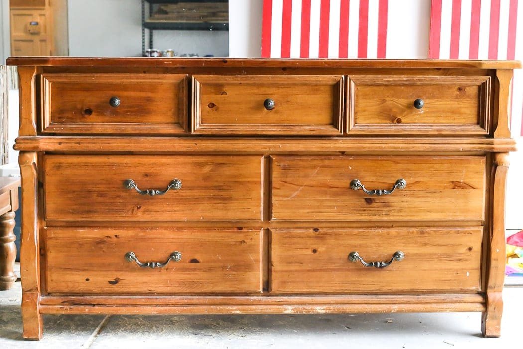 French Blue Dresser Makeover | unigumushane.com - An orange wood thrifted dresser gets a French blue makeover using Fusion Mineral Paint in Champness and Homestead House Wax in Espresso.