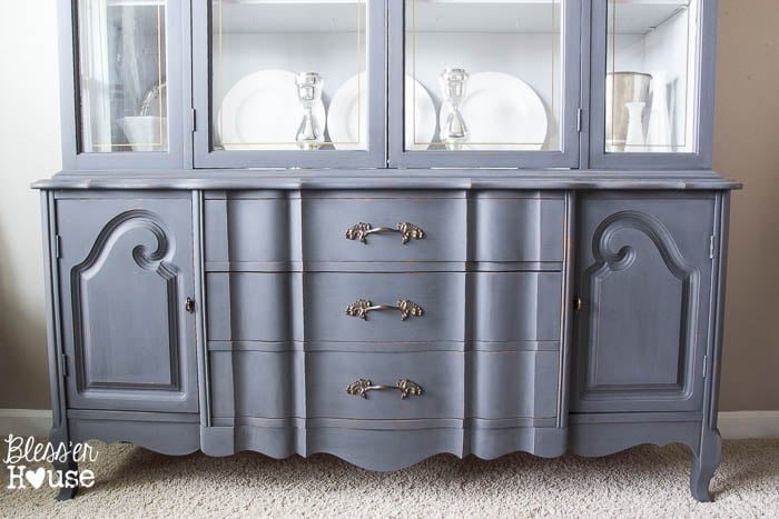 French Provincial China Cabinet Makeover in 2 Easy Steps | unigumushane.com