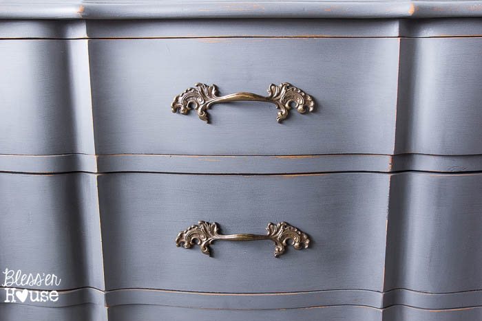 French Provincial China Cabinet Makeover in 2 Easy Steps | unigumushane.com