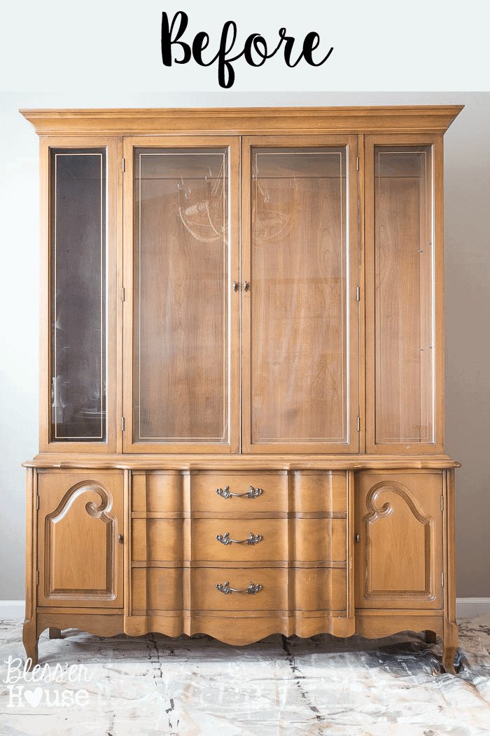 French Provincial China Cabinet Makeover in 2 Easy Steps | unigumushane.com