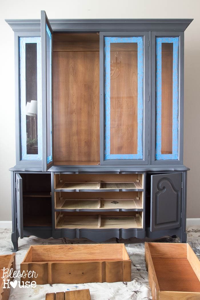 French Provincial China Cabinet Makeover in 2 Easy Steps | unigumushane.com
