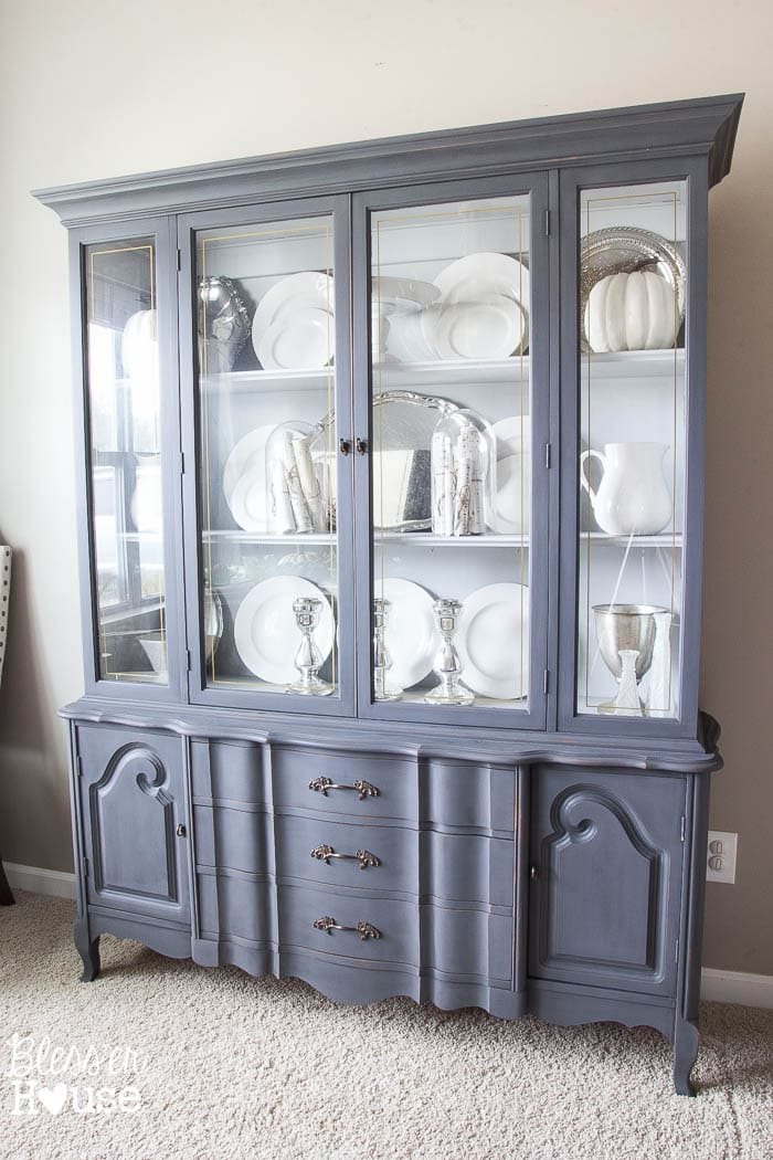 French Provincial China Cabinet Makeover in 2 Easy Steps | unigumushane.com
