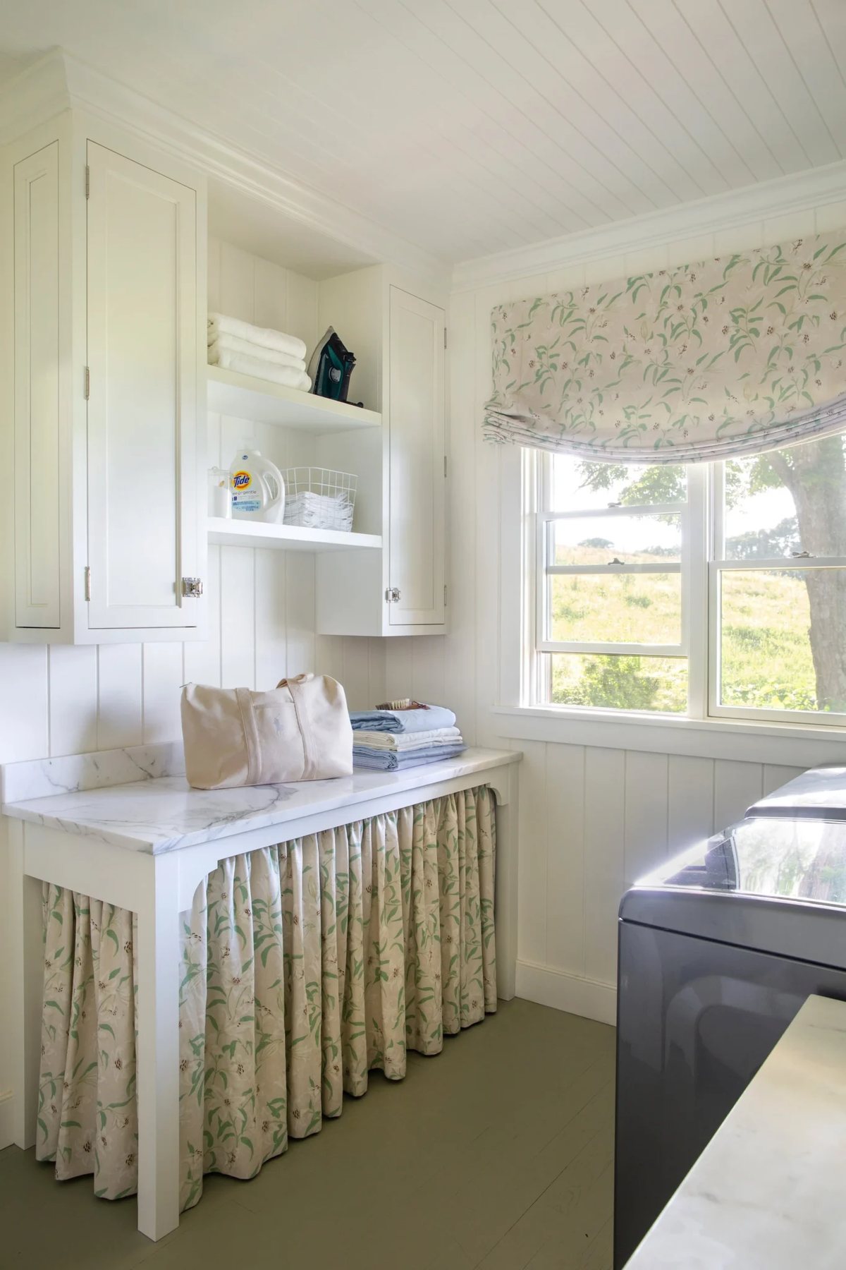 laundry folding table with skirt