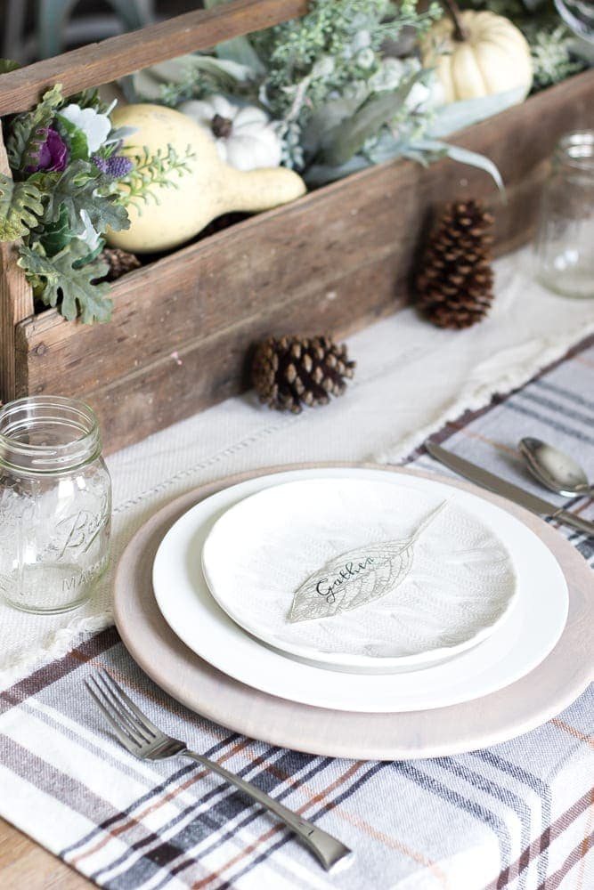 Gather Leaf Place Card Printable | unigumushane.com - A sweet and simple place card free printable plus an early fall neutral tablescape.