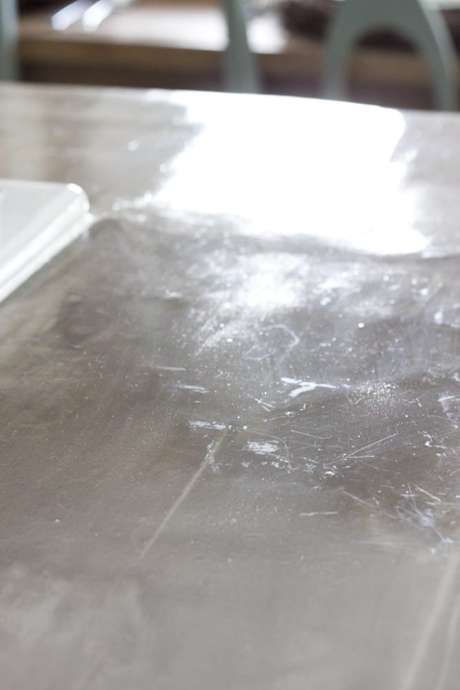 The Good, Bad, and Ugly of Concrete Countertops | unigumushane.com - What to know before installing concrete countertops - the pros and cons, how they hold up over time, and how to install them for an inexpensive update.