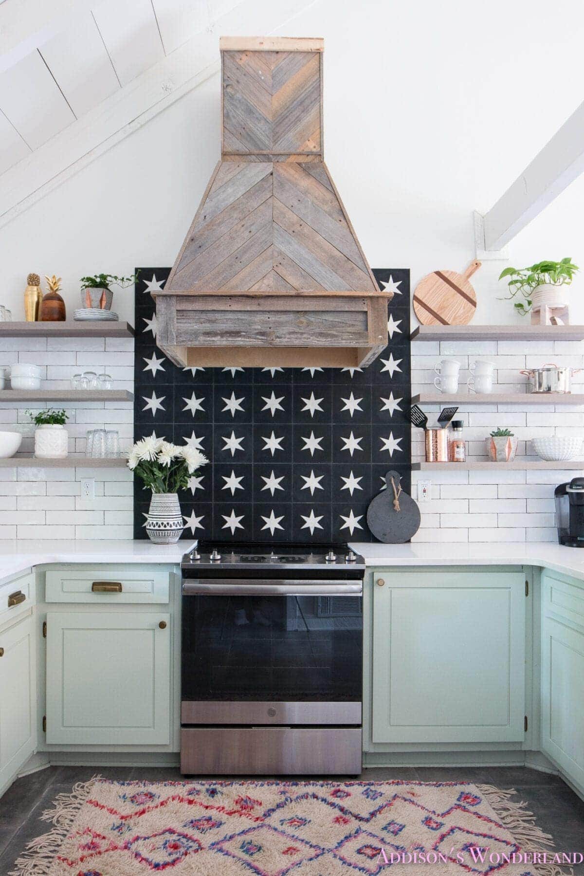A round-up of the best green kitchen cabinet paint colors for the hottest bold kitchen color trend. #greenkitchen #kitcheninspiration #paintcolors #greenpaint #kitcheninspiration #boldkitchen #greencabinets #greenpaintcolor #paintinspiration #kitchentrend