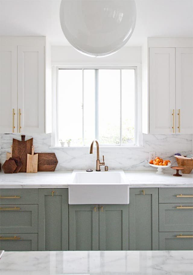 A round-up of the best green kitchen cabinet paint colors for the hottest bold kitchen color trend. #greenkitchen #kitcheninspiration #paintcolors #greenpaint #kitcheninspiration #boldkitchen #greencabinets #greenpaintcolor #paintinspiration #kitchentrend