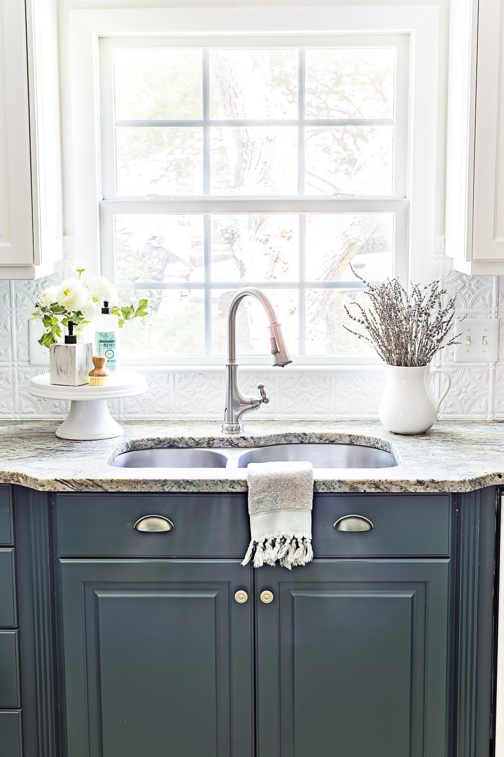deep green kitchen cabinets