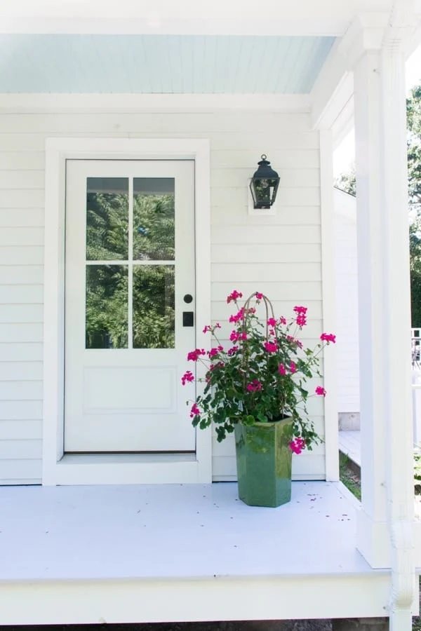 side porch with blue ceiling