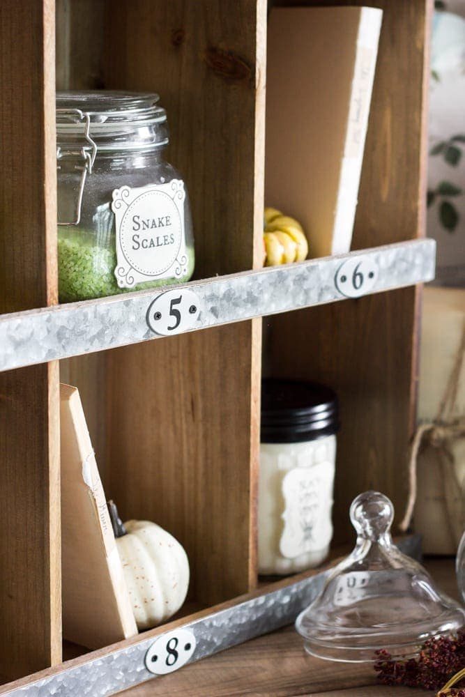 Halloween Entryway, Dictionary Art, Potion Printables + 35 Free Fall Printables | unigumushane.com