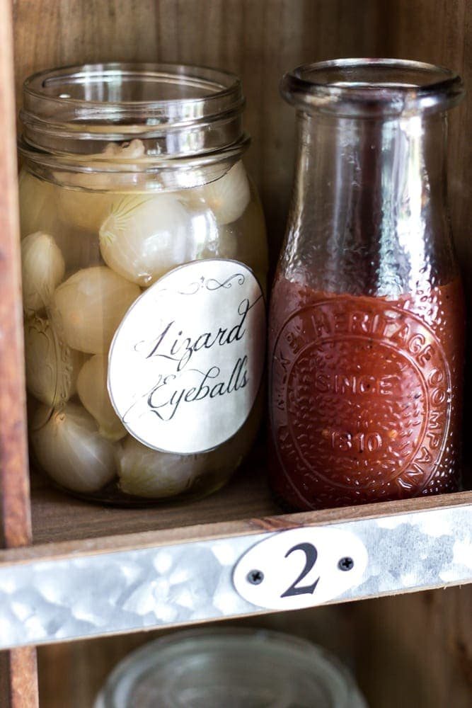 Halloween Entryway, Dictionary Art, Potion Printables + 35 Free Fall Printables | unigumushane.com