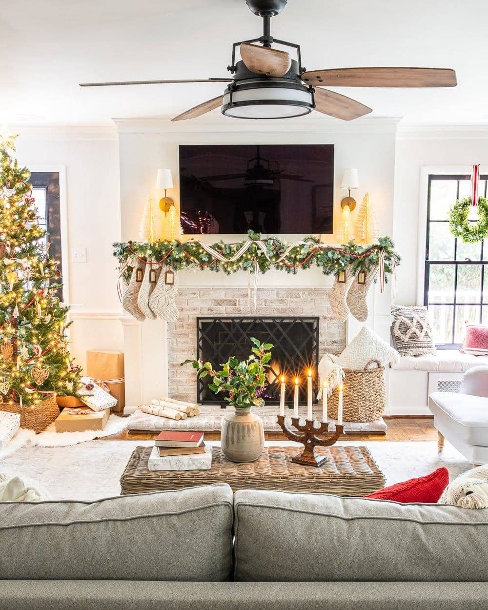 Christmas decor ideas | Christmas mantel with TV and living room