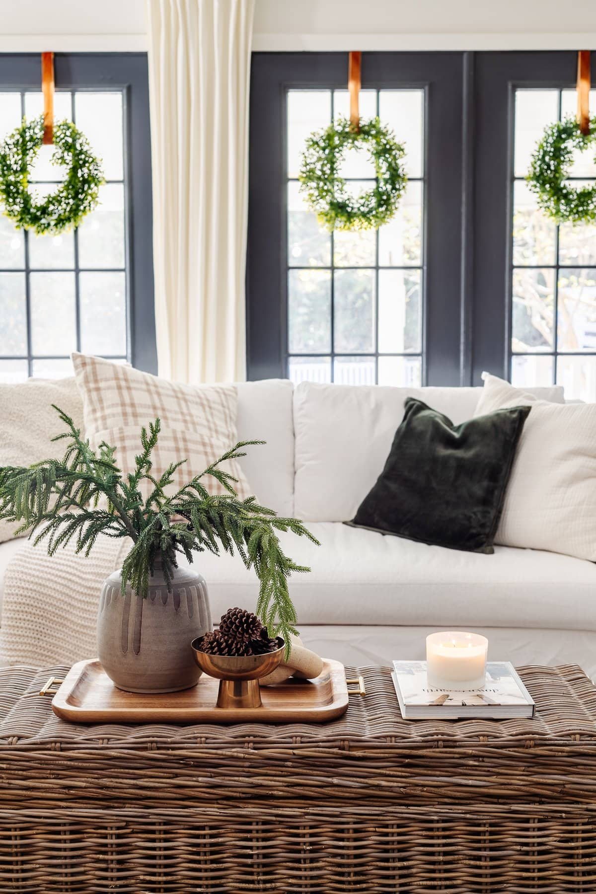 neutral Christmas decor ideas