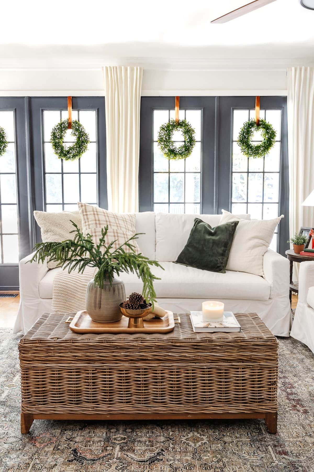 neutral Christmas decor ideas