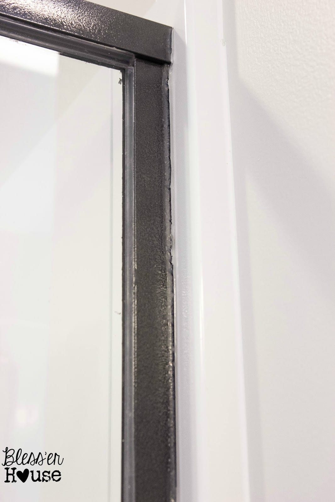 How NOT to Paint a Shower Door (And How to Fix Spray Paint Mistakes) | Unigumushane