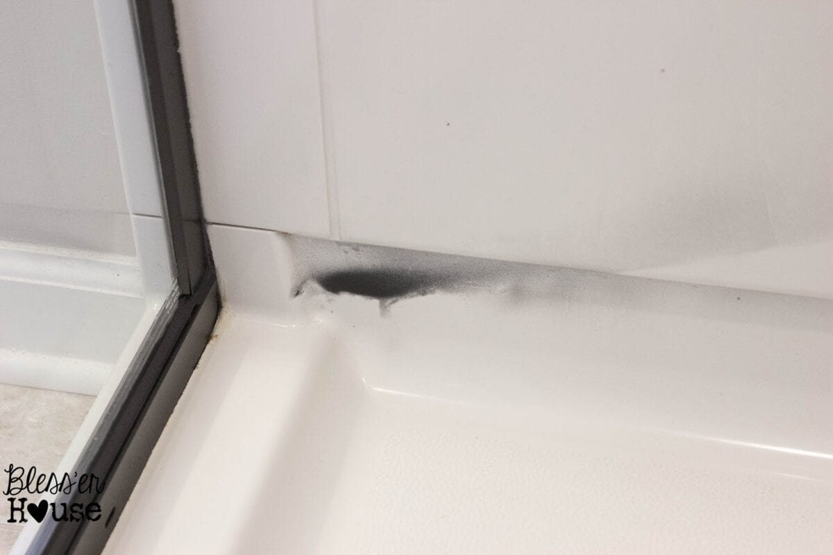How NOT to Paint a Shower Door (And How to Fix Spray Paint Mistakes) | Unigumushane