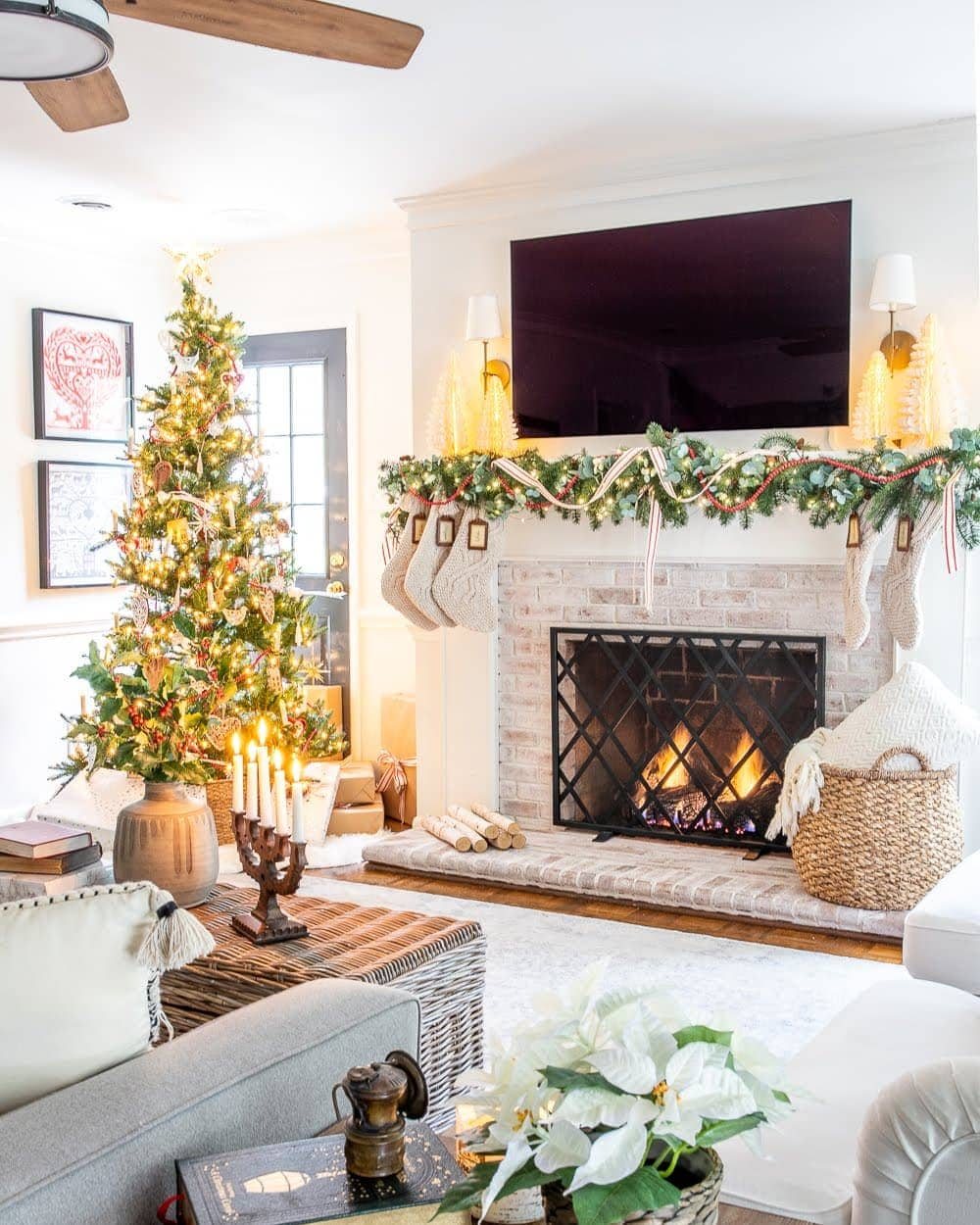 How to Change the Look of Your Christmas Decor Each Year Inexpensively