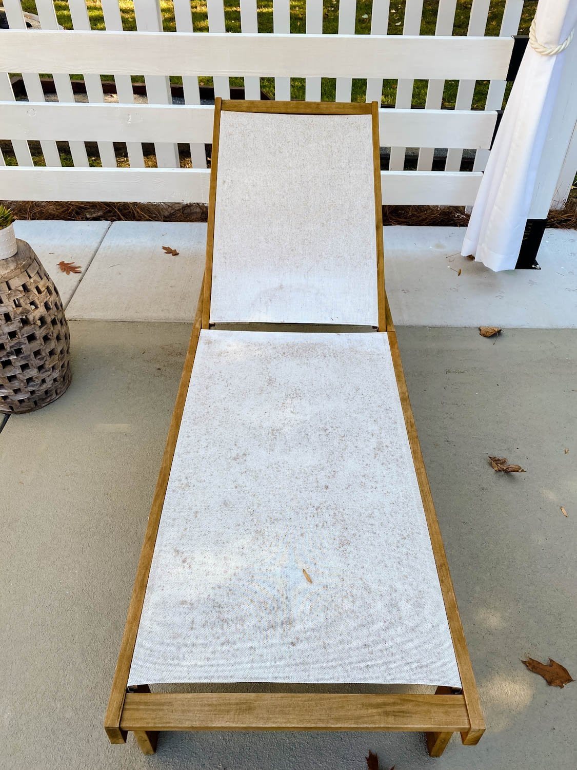 how to clean outdoor cushions and patio furniture (before)