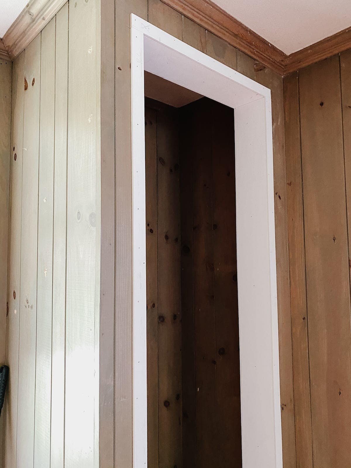 closet doorway frame