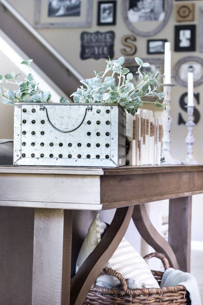 How to Create a Weathered Wood Look With Paint | unigumushane.com - Quick and easy way to get a Restoration Hardware inspired look!