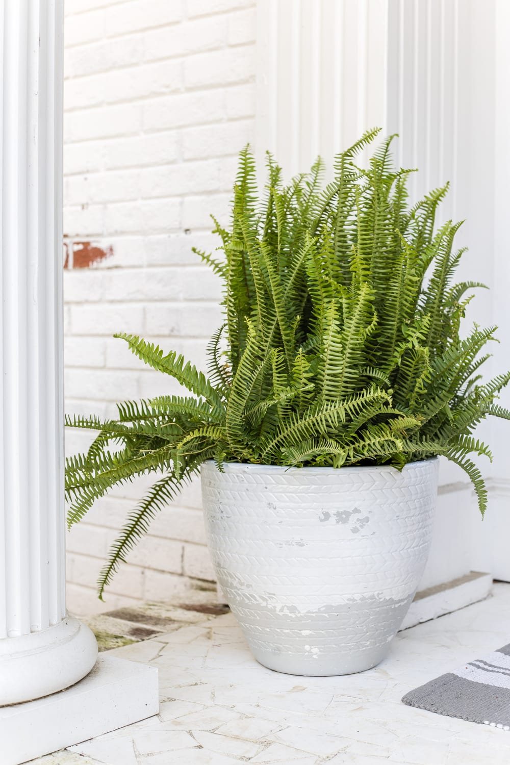 How to Distress Anything With 1 Simple Trick | Pottery Barn look-alike Tuscan style weathered planters using just spray paint