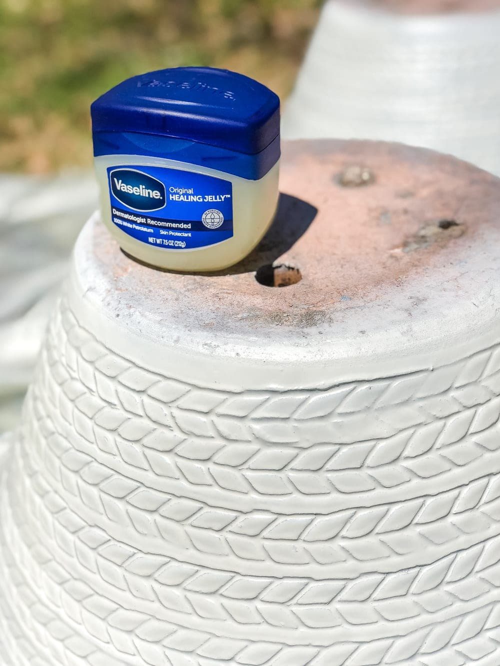How to Distress Anything With 1 Simple Trick | Pottery Barn look-alike Tuscan style weathered planters using just spray paint