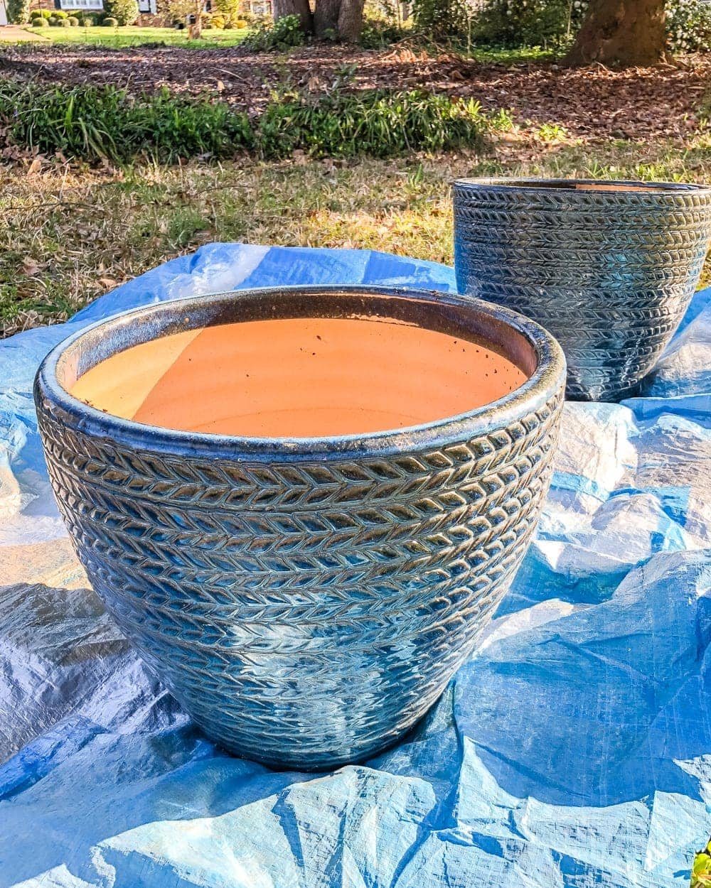 How to Distress Anything With 1 Simple Trick | Pottery Barn look-alike Tuscan style weathered planters using just spray paint