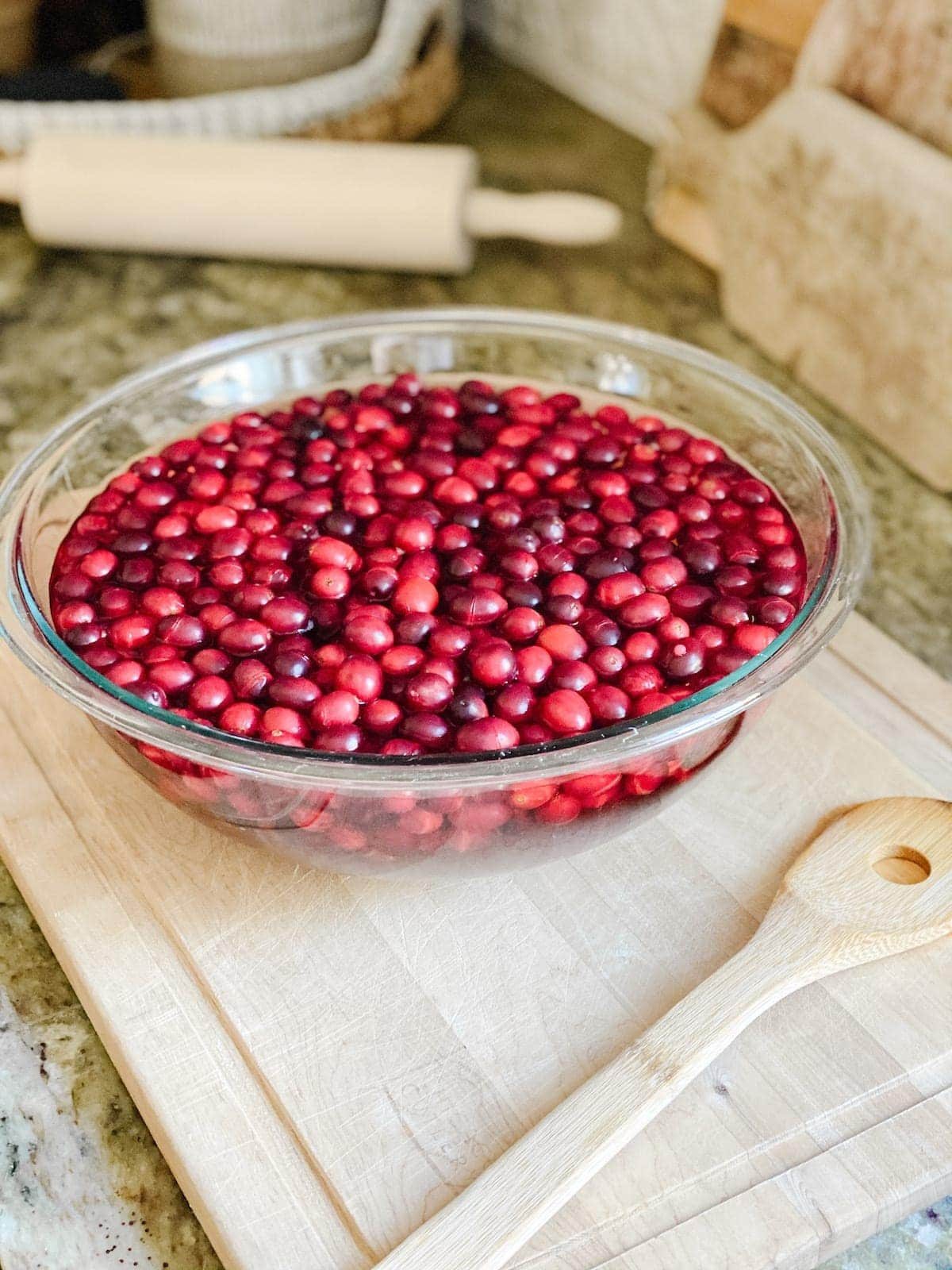 How to dry cranberries for decorating
