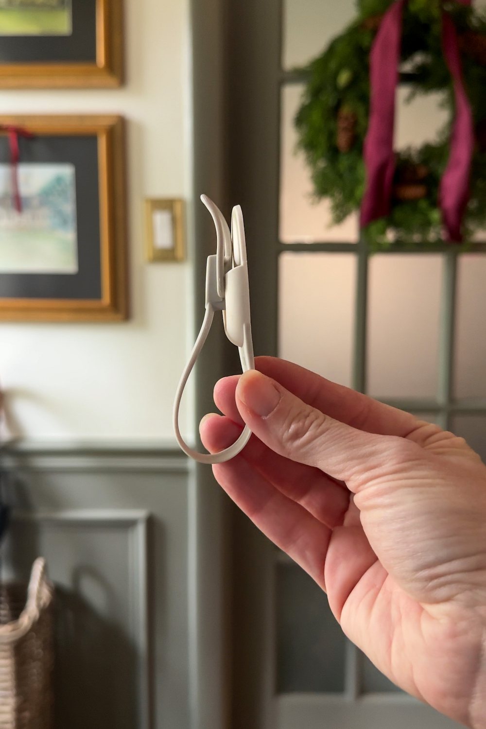 how to hang doorway garland inside with no damage for Christmas