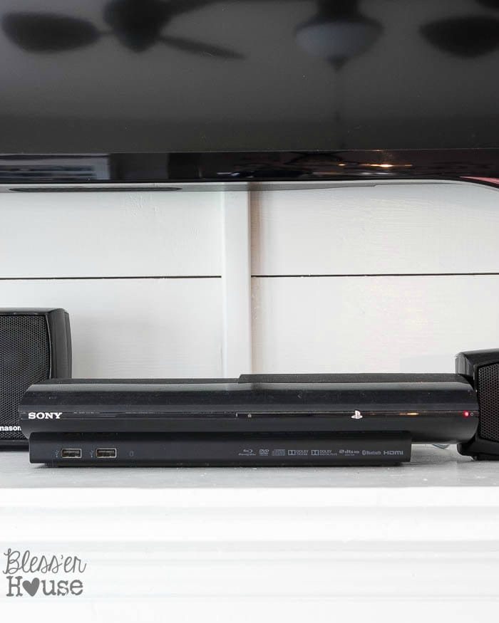 How to Hide Electronics on a Mantel | Unigumushane
