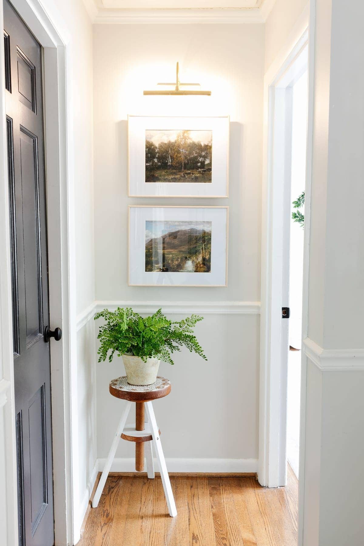 How to Install a Picture Light Without Hardwiring