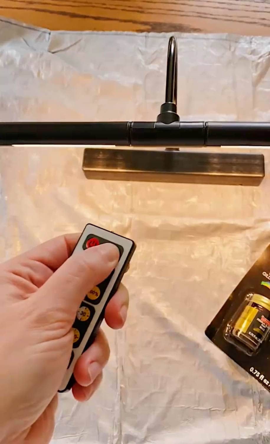 setting timer with a remote on a wireless picture light