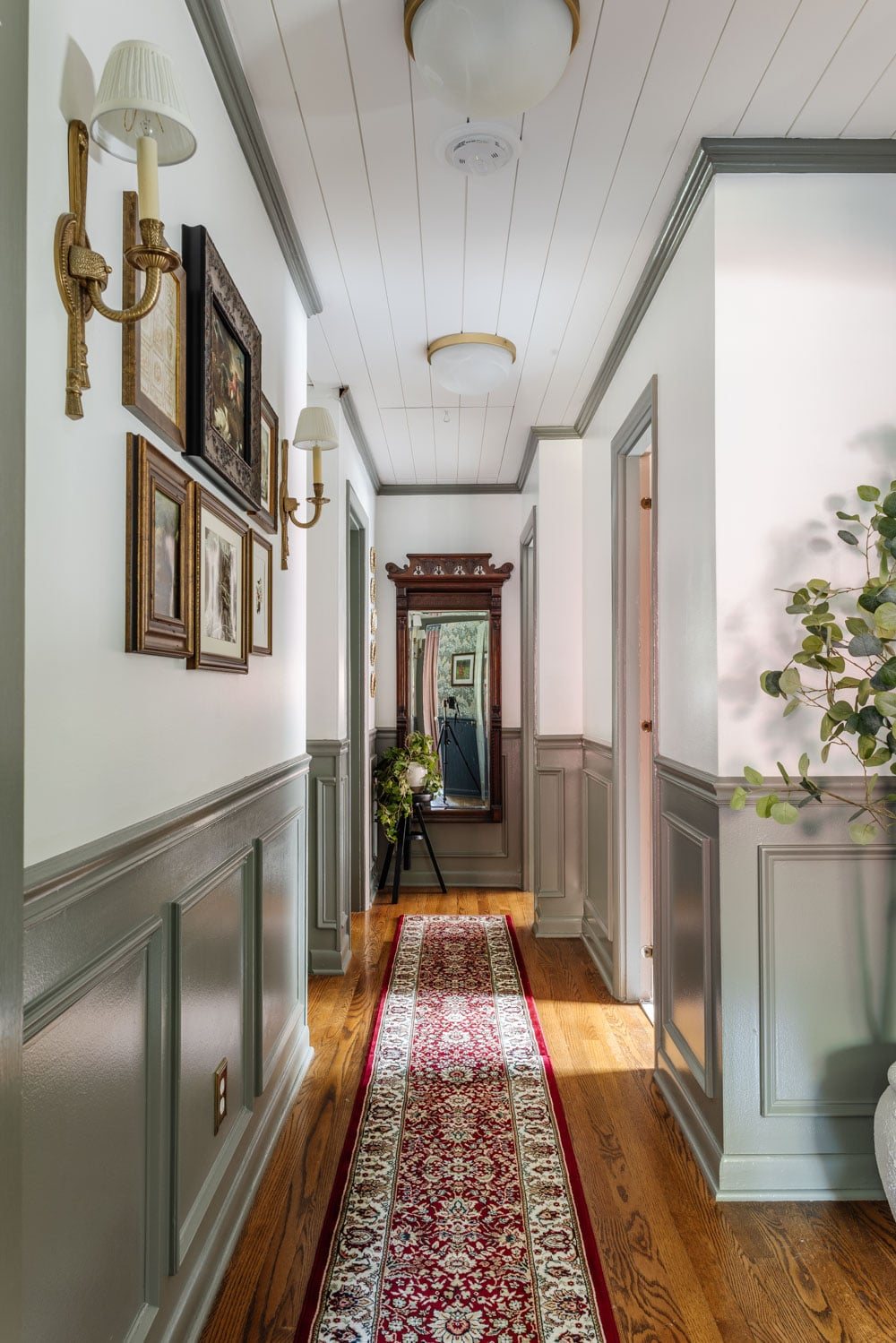 Narrow Hallway Decorating Ideas to Create the Illusion of Space