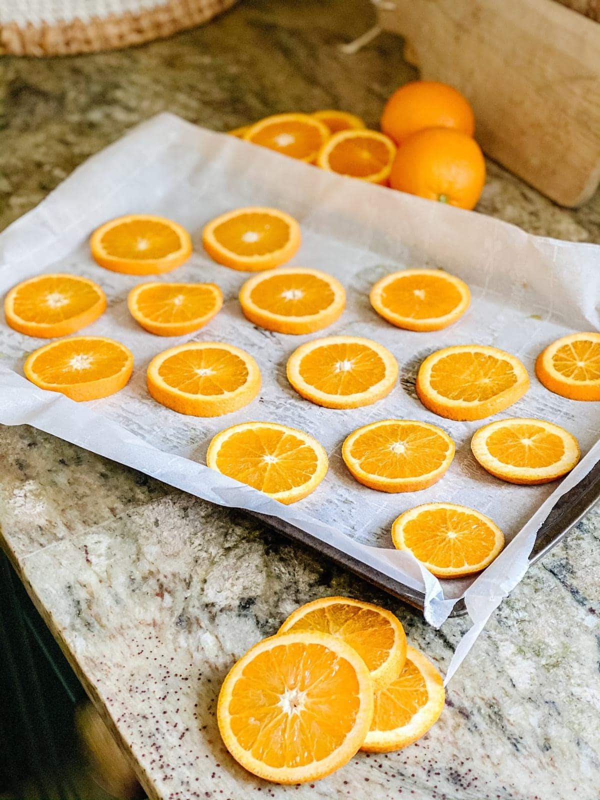 How to dry orange slices for Christmas decorating