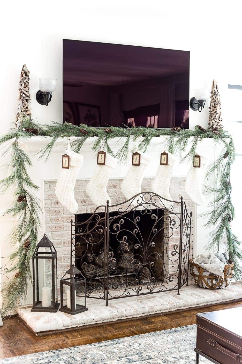simple minimalist Christmas mantel garland