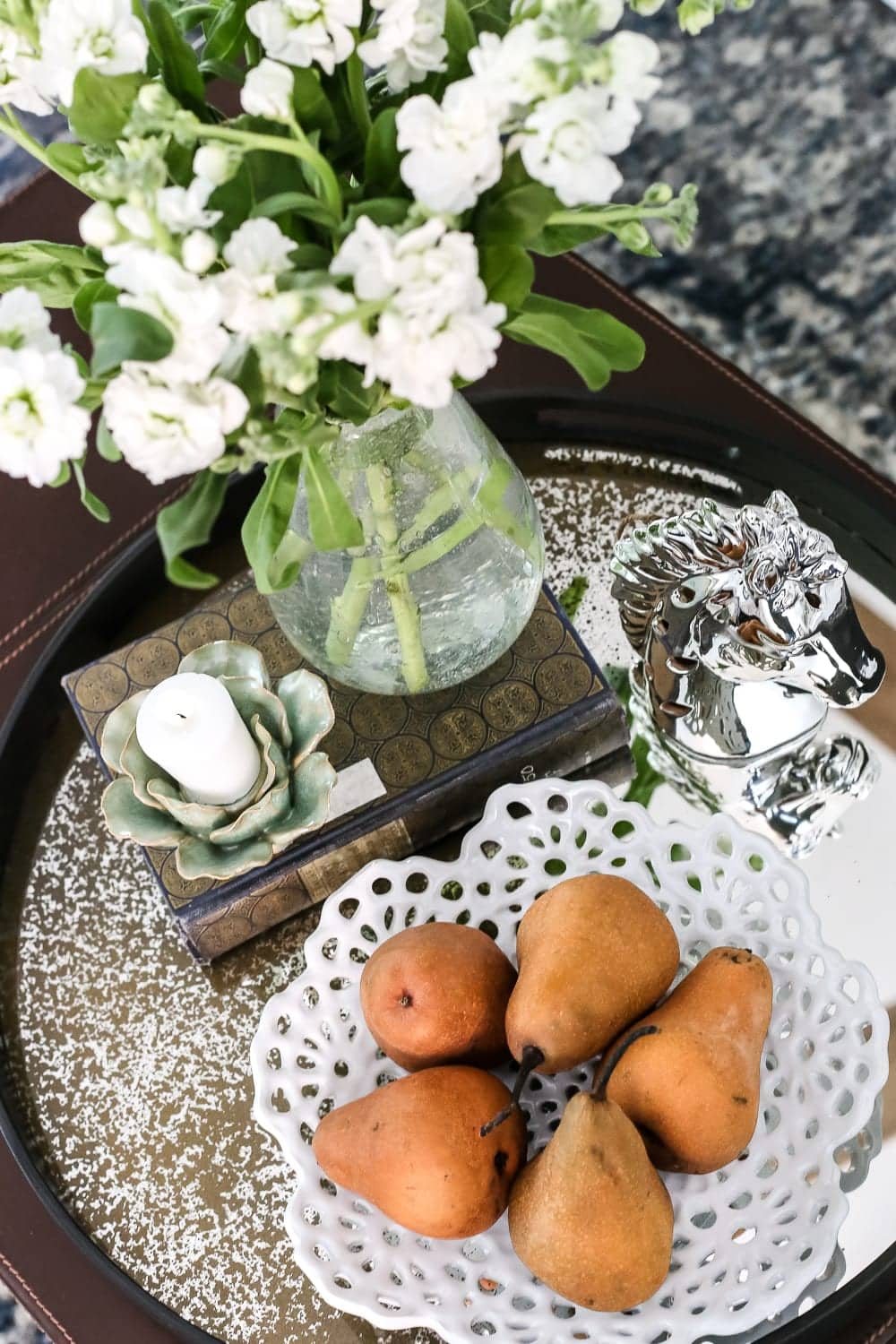 How to Make Your Home Look Luxurious on a Budget | unigumushane.com - 8 tips to make your home look luxurious on a budget with ideas for choosing finishes, lighting, art, and small details that only look expensive. living room