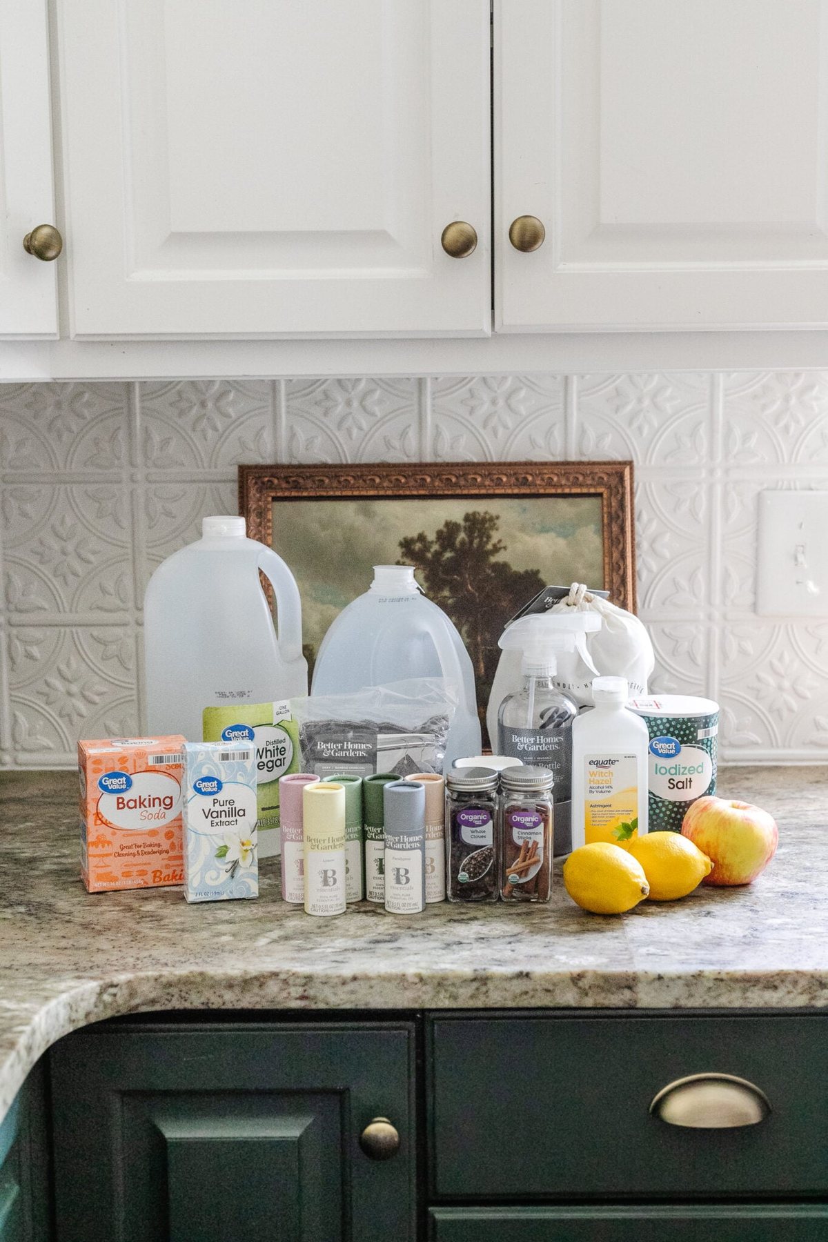 How to make your house smell good naturally and get rid of musty smells with non-toxic ingredients