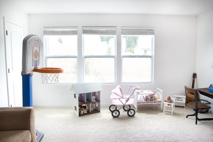 Playroom Media Room Design Plans | unigumushane.com - A modern rustic playroom / media room combo that's cheerful and cozy.